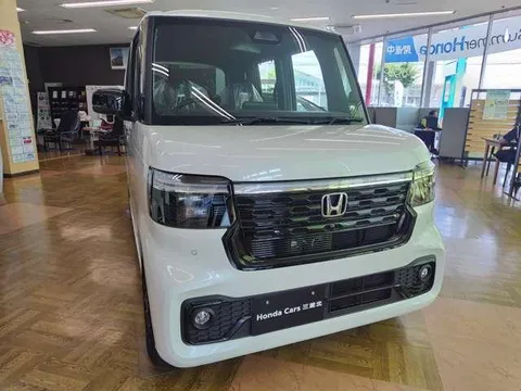 Honda N-BOX Custom