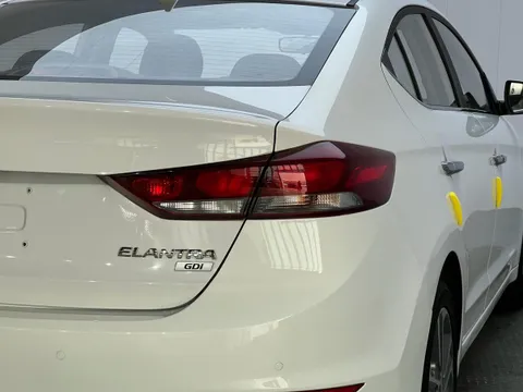 Hyundai Elantra (Avante)