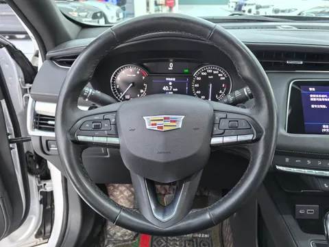 Cadillac XT4