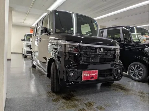 Honda N-BOX Custom