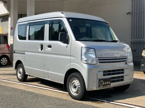 Mitsubishi Minicab Van