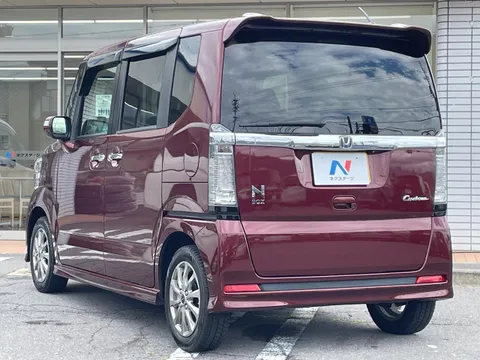 Honda N-BOX Custom