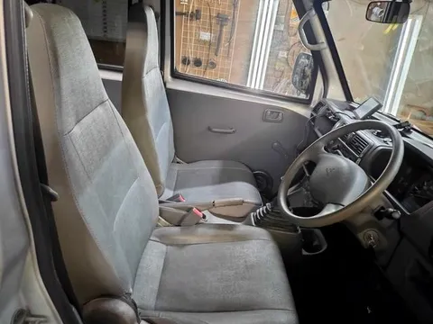 Mitsubishi Minicab Van
