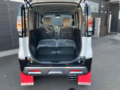 Mitsubishi Delica Mini