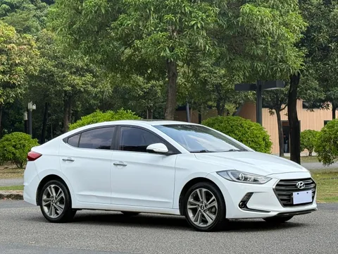 Hyundai Elantra (Avante)
