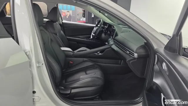 Hyundai Elantra (Avante)