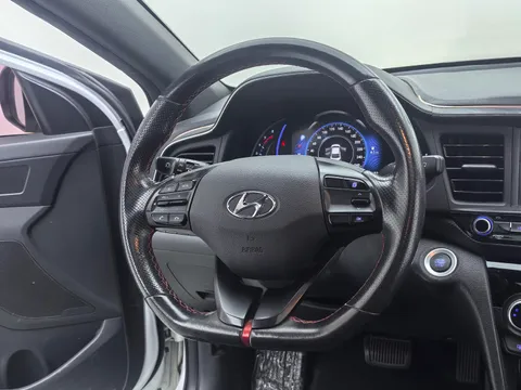 Hyundai Elantra (Avante)