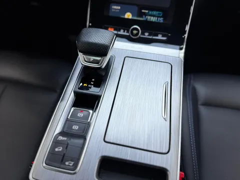 Roewe RX5