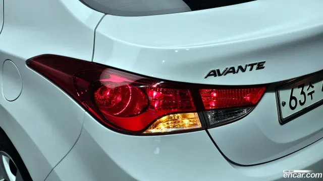 Hyundai Elantra (Avante)