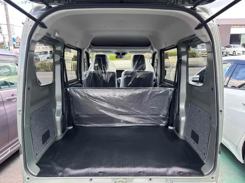 Nissan Clipper Van