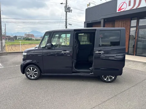 Honda N-BOX Custom