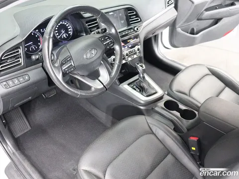 Hyundai Elantra (Avante)
