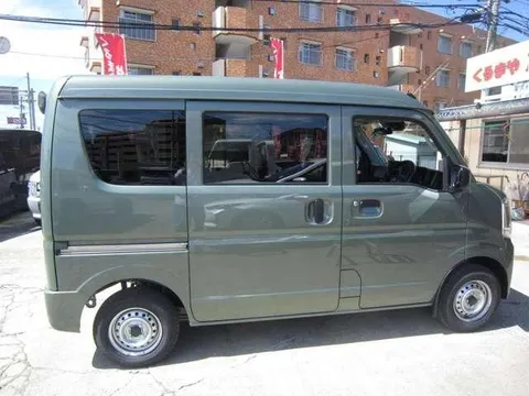 Nissan Clipper Van