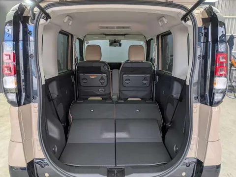 Mitsubishi Delica Mini