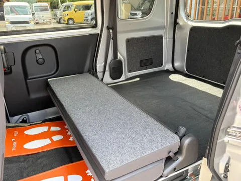 Mitsubishi Minicab Van