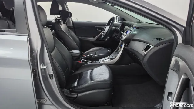Hyundai Elantra (Avante)