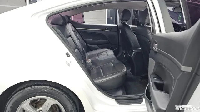 Hyundai Elantra (Avante)