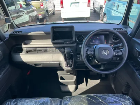 Honda N-BOX Custom