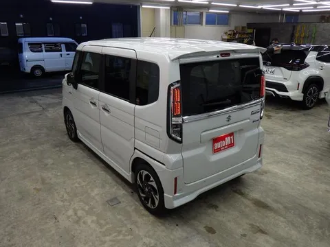 Suzuki Spacia Custom