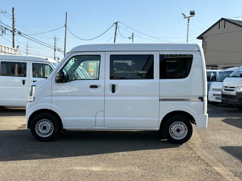 Mitsubishi Minicab Van