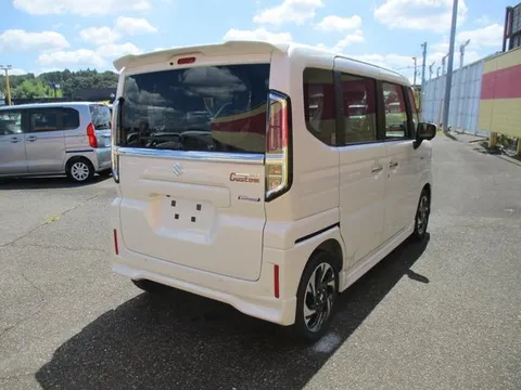 Suzuki Spacia Custom