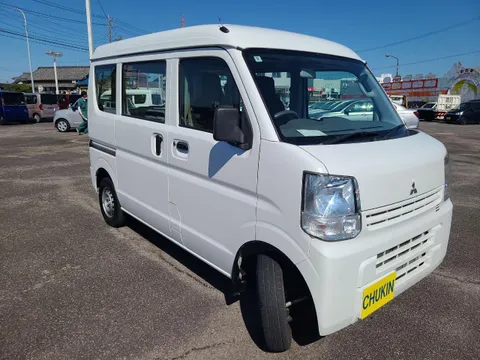 Mitsubishi Minicab Van
