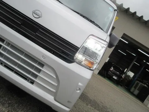 Nissan Clipper Van