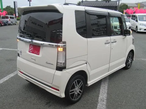 Honda N-BOX Custom