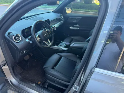 Mercedes-Benz Mercedes-Benz GLB