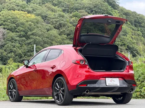 Mazda MAZDA3 Fastback