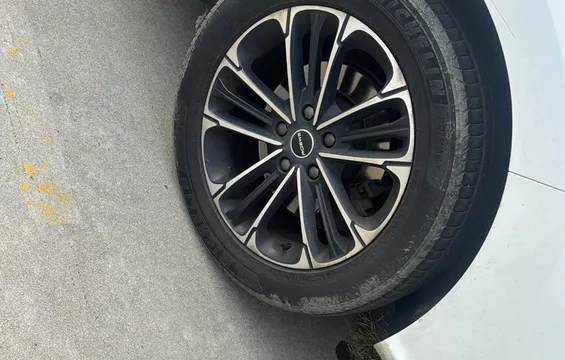 Roewe iMAX8