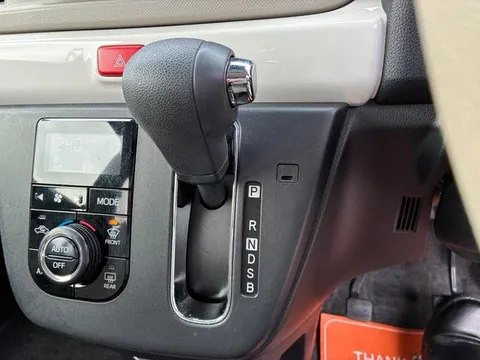 Daihatsu Mira Tocot