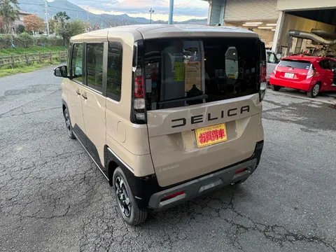 Mitsubishi Delica Mini