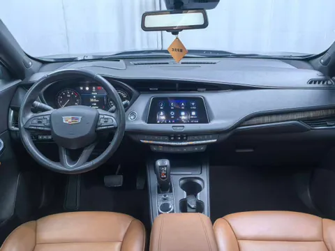 Cadillac XT4