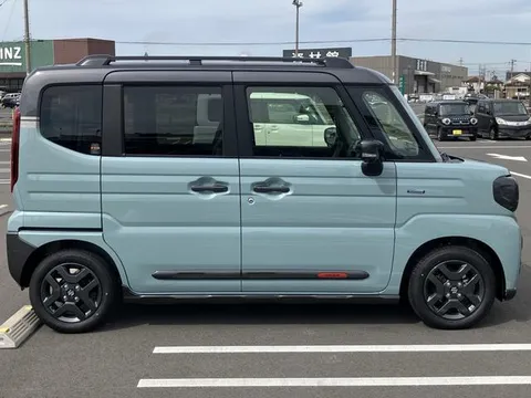 Suzuki Spacia Gear