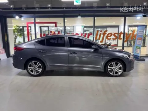 Hyundai Elantra (Avante)