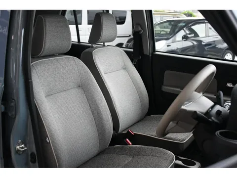 Daihatsu Mira Tocot