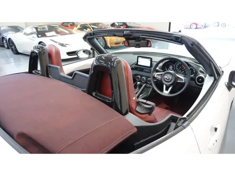 Mazda MX-5 (Roadster)