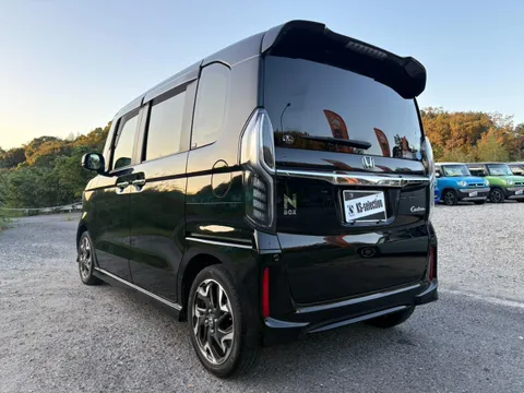 Honda N-BOX Custom