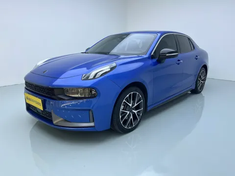 Lynk & Co 03
