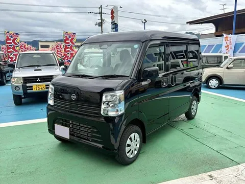 Nissan Clipper Van