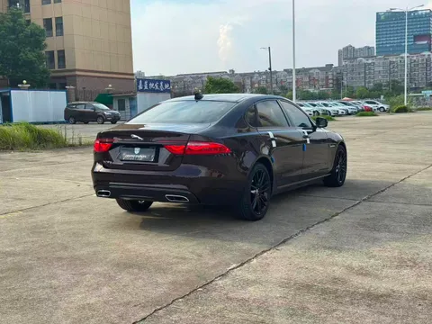 Jaguar XFL