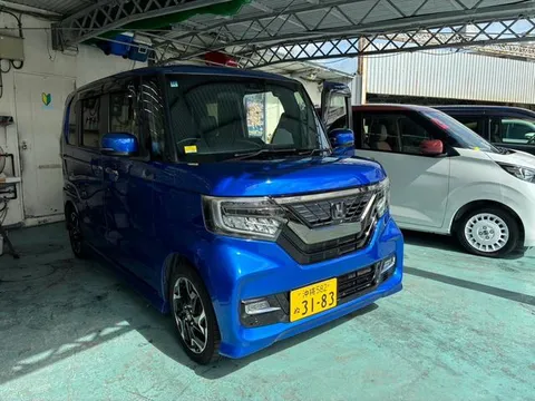 Honda N-BOX Custom