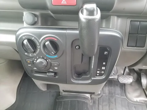 Mitsubishi Minicab Van
