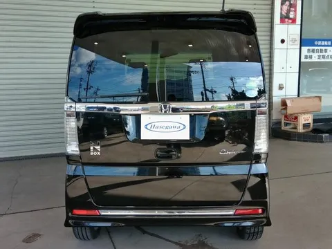 Honda N-BOX Custom