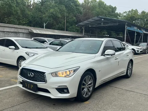 Infiniti Q50L