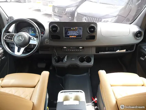 11-Seater Sprinter