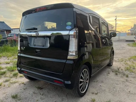 Honda N-BOX Slash