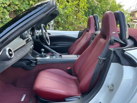 Mazda MX-5 (Roadster)