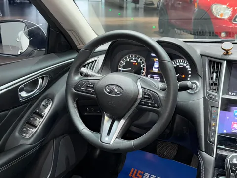 Infiniti Q50L